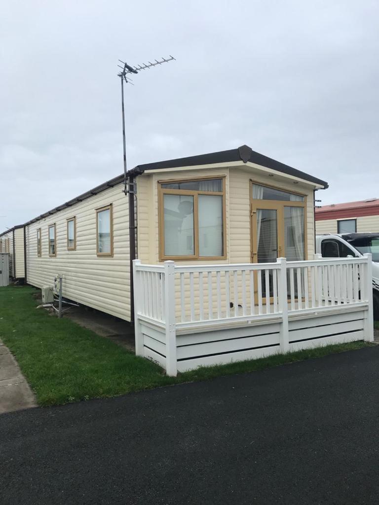 Two X 8 Berth Static Caravan On Lyons Robin Hood Rhyl North Wales Meliden Exterior foto